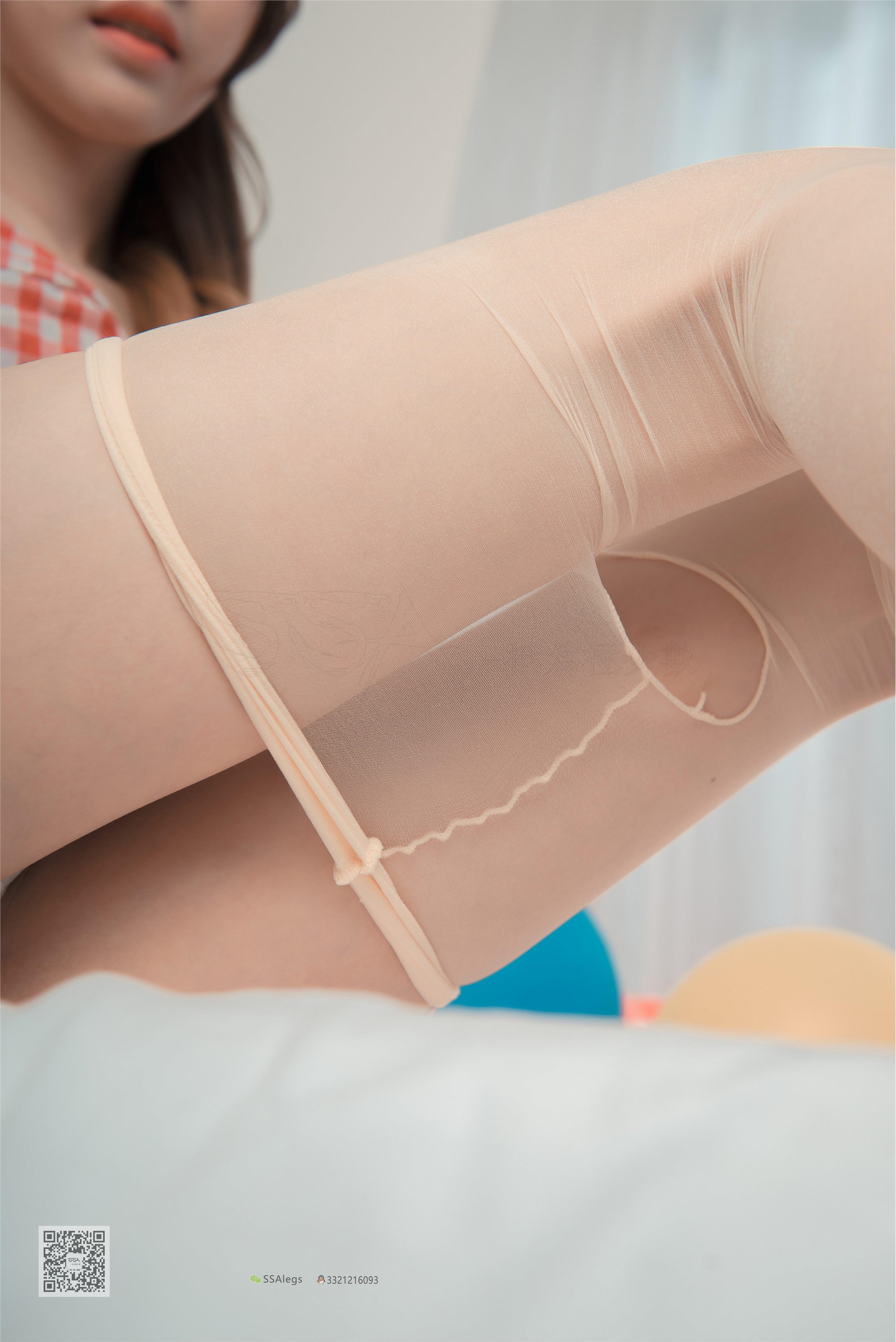 SSA丝社 NO.014 小琪琪 闪光开裆丝袜的另一种演绎